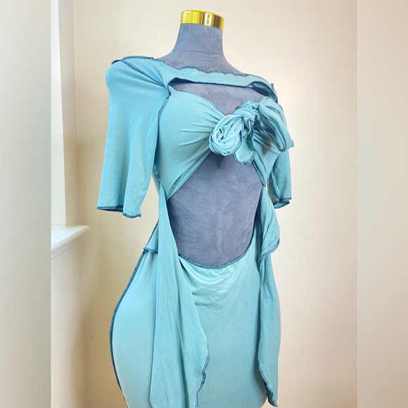 Plussize Dress - Picture 3 of 7